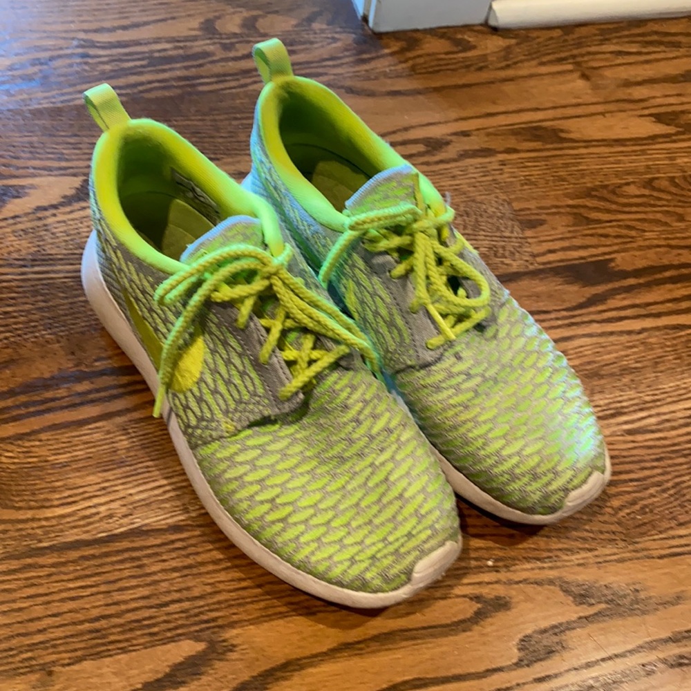 Nike Tennis Shoes